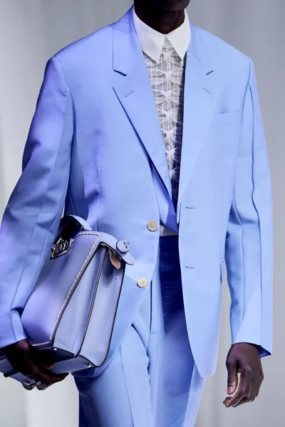 Look 83